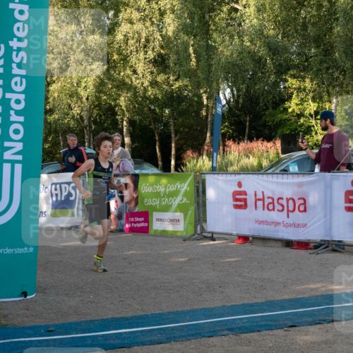 07.09.2025 - 19. Norderstedt Triathlon Zöllner http://msf.ph/oto/8767910 07.09.2025 09:12:19 Ziel 1 meine-sportfotos.de
