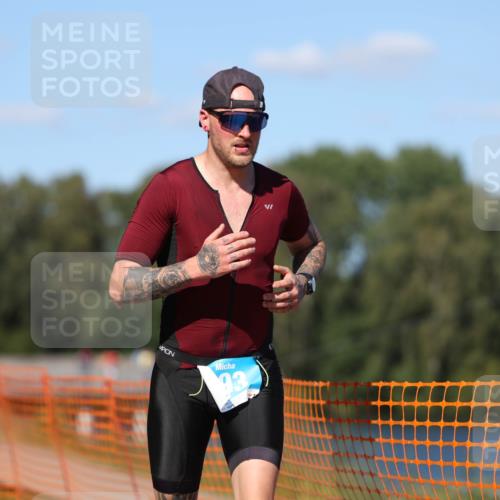 07.09.2025 - 19. Norderstedt Triathlon Michael Strokosch http://msf.ph/oto/8767912 07.09.2025 15:20:27 Laufen 393, 908, 1456 meine-sportfotos.de