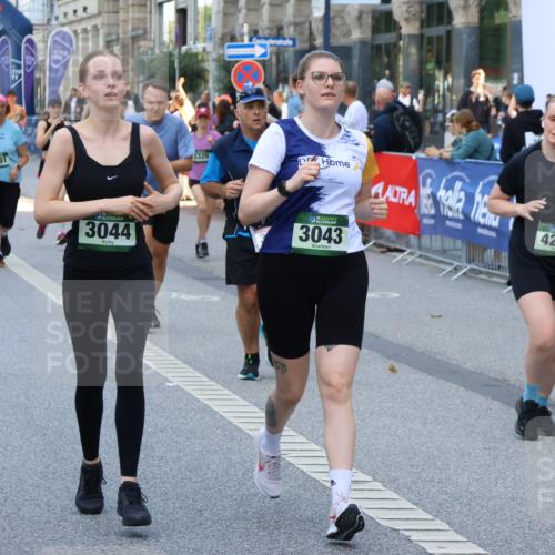 07.09.2025 - BARMER Alsterlauf Strokosch-Dieckow http://msf.ph/oto/8767969 07.09.2025 10:11:02 Ziel 2300, 2754, 2860, 2915, 3089, 3164, 3485, 3526, 3732, 3791, 3828, 4846, 5166, 5544, 5673, 5674, 8356 meine-sportfotos.de