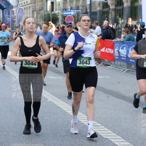 07.09.2025 - BARMER Alsterlauf Strokosch-Dieckow http://msf.ph/oto/8767991 07.09.2025 10:11:02 Ziel 2300, 2754, 2860, 2915, 3089, 3164, 3485, 3526, 3732, 3791, 3828, 4846, 5166, 5544, 5673, 5674, 8356 meine-sportfotos.de