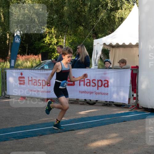 07.09.2025 - 19. Norderstedt Triathlon Zöllner http://msf.ph/oto/8768014 07.09.2025 09:13:43 Ziel 25, 54 meine-sportfotos.de