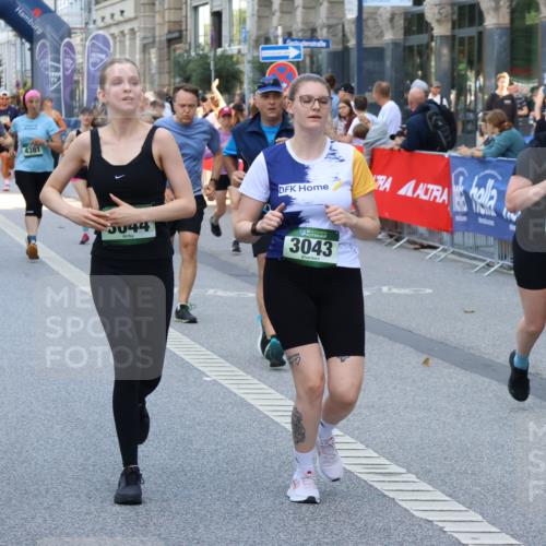 07.09.2025 - BARMER Alsterlauf Strokosch-Dieckow http://msf.ph/oto/8768035 07.09.2025 10:11:02 Ziel 2300, 2754, 2860, 2915, 3089, 3164, 3485, 3526, 3732, 3791, 3828, 4846, 5166, 5544, 5673, 5674, 8356 meine-sportfotos.de