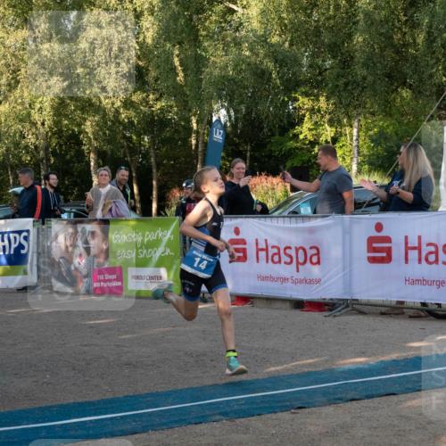 07.09.2025 - 19. Norderstedt Triathlon Zöllner http://msf.ph/oto/8768063 07.09.2025 09:14:13 Ziel 3, 14, 29, 45, 49, 55 meine-sportfotos.de
