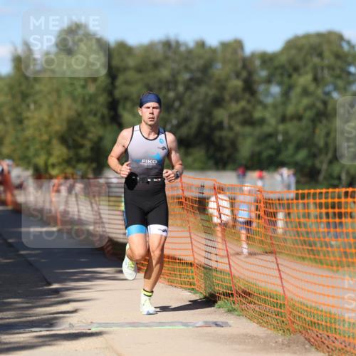 07.09.2025 - 19. Norderstedt Triathlon Michael Strokosch http://msf.ph/oto/8768069 07.09.2025 15:21:22 Laufen 992 meine-sportfotos.de