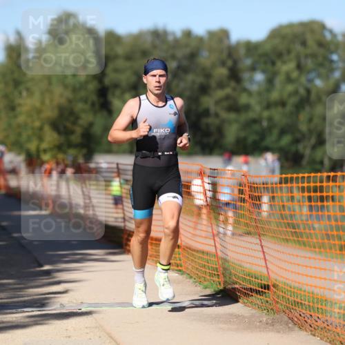 07.09.2025 - 19. Norderstedt Triathlon Michael Strokosch http://msf.ph/oto/8768074 07.09.2025 15:21:23 Laufen 992 meine-sportfotos.de
