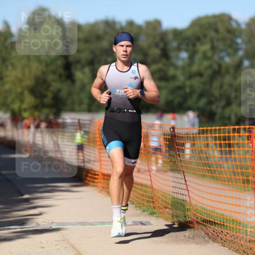 07.09.2025 - 19. Norderstedt Triathlon Michael Strokosch http://msf.ph/oto/8768081 07.09.2025 15:21:23 Laufen 992 meine-sportfotos.de