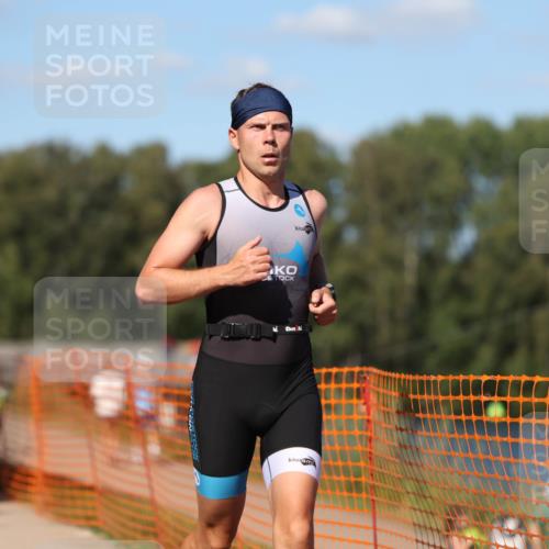 07.09.2025 - 19. Norderstedt Triathlon Michael Strokosch http://msf.ph/oto/8768089 07.09.2025 15:21:24 Laufen 992 meine-sportfotos.de