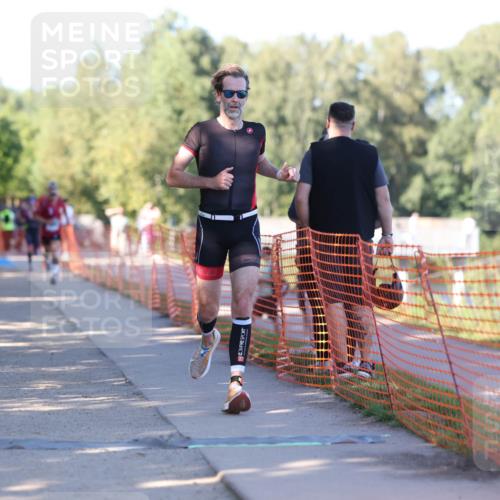 07.09.2025 - 19. Norderstedt Triathlon Michael Strokosch http://msf.ph/oto/8768092 07.09.2025 16:18:38 Laufen 467, 885, 905, 942 meine-sportfotos.de