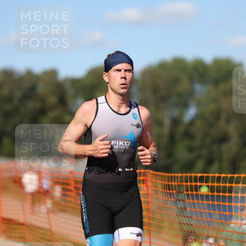 07.09.2025 - 19. Norderstedt Triathlon Michael Strokosch http://msf.ph/oto/8768093 07.09.2025 15:21:25 Laufen 992 meine-sportfotos.de