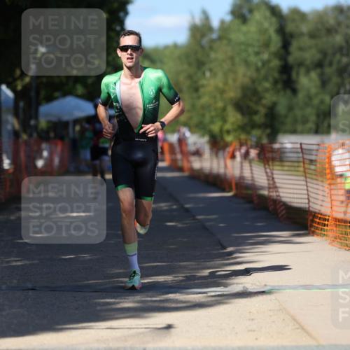 07.09.2025 - 19. Norderstedt Triathlon Michael Strokosch http://msf.ph/oto/8768102 07.09.2025 15:21:28 Laufen 992 meine-sportfotos.de
