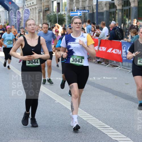 07.09.2025 - BARMER Alsterlauf Strokosch-Dieckow http://msf.ph/oto/8768104 07.09.2025 10:11:01 Ziel 2300, 2754, 2860, 2915, 3089, 3164, 3350, 3485, 3526, 3732, 3791, 3828, 4846, 5166, 5544, 5673, 5674, 5808, 8356 meine-sportfotos.de