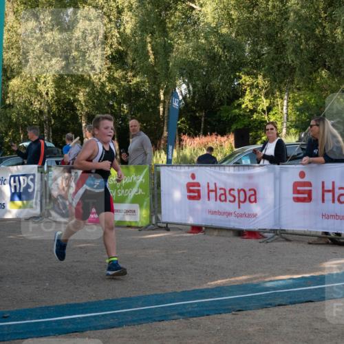 07.09.2025 - 19. Norderstedt Triathlon Zöllner http://msf.ph/oto/8768149 07.09.2025 09:15:45 Ziel 7, 17, 52 meine-sportfotos.de