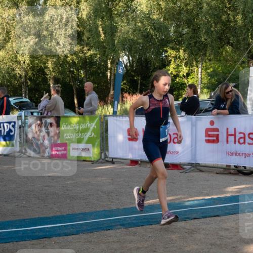07.09.2025 - 19. Norderstedt Triathlon Zöllner http://msf.ph/oto/8768166 07.09.2025 09:15:48 Ziel 7, 17, 34 meine-sportfotos.de