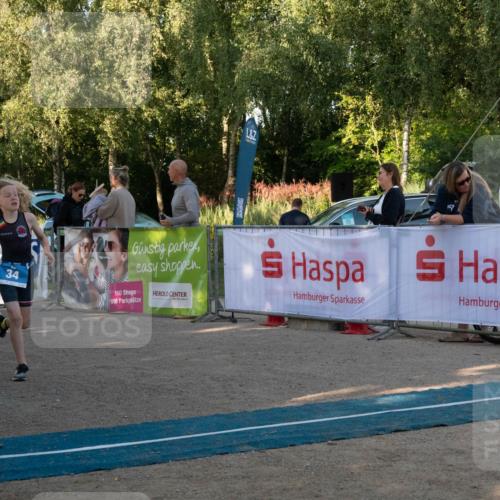07.09.2025 - 19. Norderstedt Triathlon Zöllner http://msf.ph/oto/8768170 07.09.2025 09:15:49 Ziel 7, 17, 34 meine-sportfotos.de