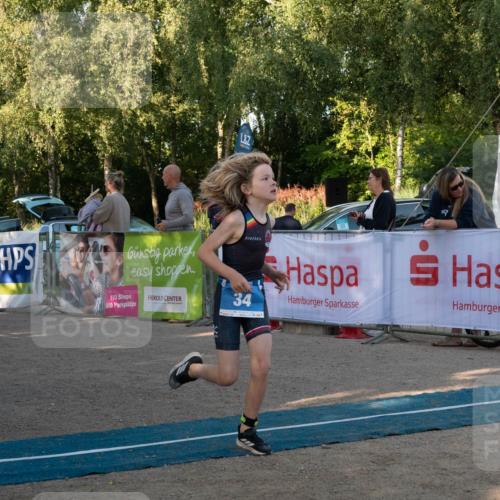 07.09.2025 - 19. Norderstedt Triathlon Zöllner http://msf.ph/oto/8768179 07.09.2025 09:15:50 Ziel 7, 17, 34 meine-sportfotos.de