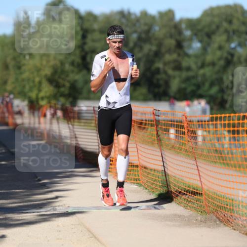 07.09.2025 - 19. Norderstedt Triathlon Michael Strokosch http://msf.ph/oto/8768293 07.09.2025 15:22:34 Laufen 364, 1501 meine-sportfotos.de
