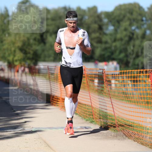 07.09.2025 - 19. Norderstedt Triathlon Michael Strokosch http://msf.ph/oto/8768298 07.09.2025 15:22:34 Laufen 364, 1501 meine-sportfotos.de
