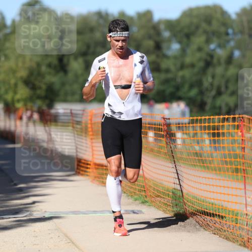 07.09.2025 - 19. Norderstedt Triathlon Michael Strokosch http://msf.ph/oto/8768302 07.09.2025 15:22:34 Laufen 364, 1501 meine-sportfotos.de
