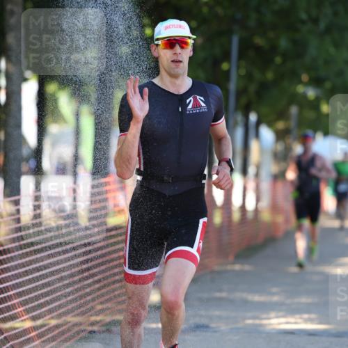 07.09.2025 - 19. Norderstedt Triathlon Michael Strokosch http://msf.ph/oto/8768316 07.09.2025 16:19:31 Laufen 534, 544, 1049 meine-sportfotos.de