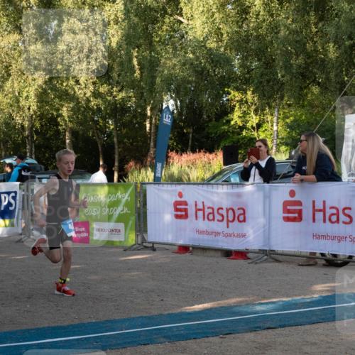 07.09.2025 - 19. Norderstedt Triathlon Zöllner http://msf.ph/oto/8768320 07.09.2025 09:17:14 Ziel 36, 40 meine-sportfotos.de
