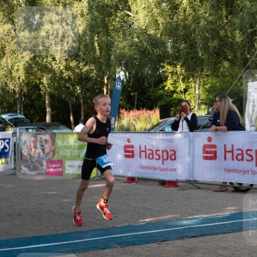 07.09.2025 - 19. Norderstedt Triathlon Zöllner http://msf.ph/oto/8768324 07.09.2025 09:17:14 Ziel 36, 40 meine-sportfotos.de