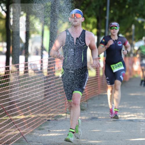 07.09.2025 - 19. Norderstedt Triathlon Michael Strokosch http://msf.ph/oto/8768332 07.09.2025 16:19:35 Laufen 534, 544, 939, 1049 meine-sportfotos.de