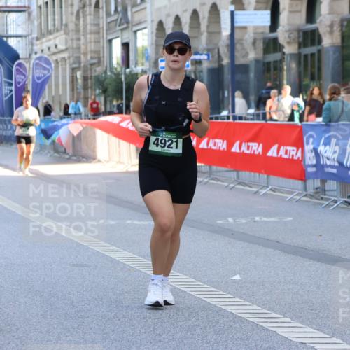 07.09.2025 - BARMER Alsterlauf Strokosch-Dieckow http://msf.ph/oto/8768341 07.09.2025 10:32:02 Ziel 3307, 4222 meine-sportfotos.de