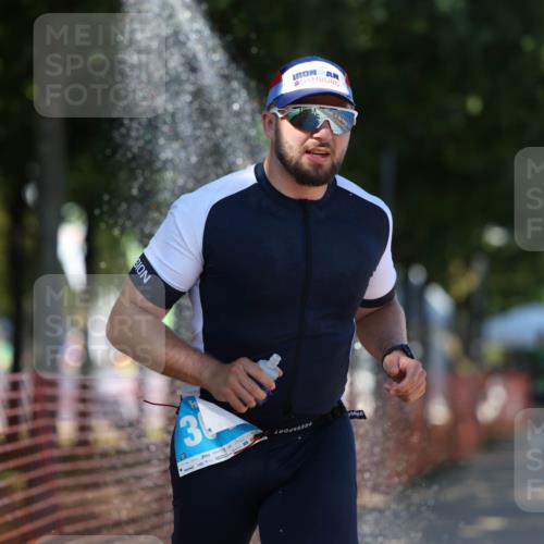 07.09.2025 - 19. Norderstedt Triathlon Michael Strokosch http://msf.ph/oto/8768345 07.09.2025 15:22:39 Laufen 364, 1501 meine-sportfotos.de