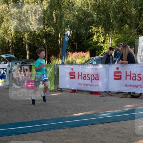 07.09.2025 - 19. Norderstedt Triathlon Zöllner http://msf.ph/oto/8768370 07.09.2025 09:17:31 Ziel 8, 13, 47 meine-sportfotos.de
