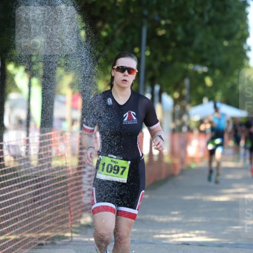 07.09.2025 - 19. Norderstedt Triathlon Michael Strokosch http://msf.ph/oto/8768406 07.09.2025 16:19:55 Laufen 546, 873, 1052, 1097, 1592, 1614, 1620 meine-sportfotos.de