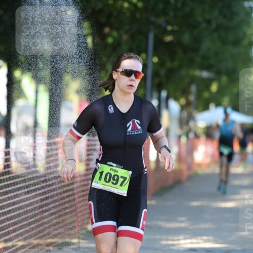 07.09.2025 - 19. Norderstedt Triathlon Michael Strokosch http://msf.ph/oto/8768409 07.09.2025 16:19:55 Laufen 546, 873, 1052, 1097, 1592, 1614, 1620 meine-sportfotos.de