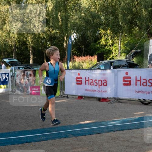 07.09.2025 - 19. Norderstedt Triathlon Zöllner http://msf.ph/oto/8768421 07.09.2025 09:17:37 Ziel 8, 13, 47, 48 meine-sportfotos.de