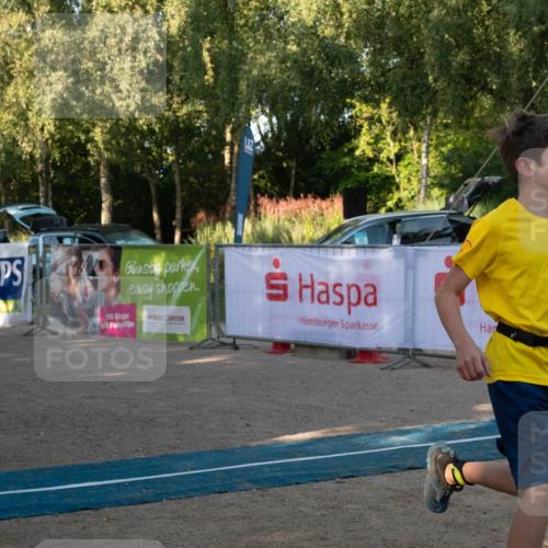 07.09.2025 - 19. Norderstedt Triathlon Zöllner http://msf.ph/oto/8768460 07.09.2025 09:17:56 Ziel 24, 31, 32, 43 meine-sportfotos.de