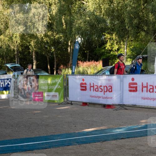 07.09.2025 - 19. Norderstedt Triathlon Zöllner http://msf.ph/oto/8768468 07.09.2025 09:18:06 Ziel 10 meine-sportfotos.de