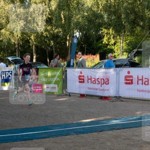 07.09.2025 - 19. Norderstedt Triathlon Zöllner http://msf.ph/oto/8768486 07.09.2025 09:18:42 Ziel 18 meine-sportfotos.de