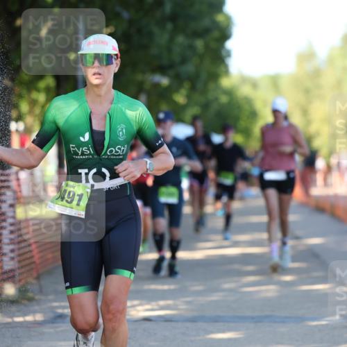 07.09.2025 - 19. Norderstedt Triathlon Michael Strokosch http://msf.ph/oto/8768561 07.09.2025 16:20:26 Laufen 445, 506, 549, 953, 1410, 1549 meine-sportfotos.de