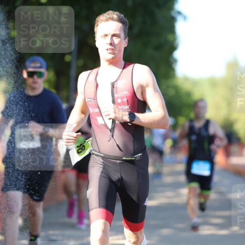 07.09.2025 - 19. Norderstedt Triathlon Michael Strokosch http://msf.ph/oto/8768608 07.09.2025 16:20:40 Laufen 493, 498, 525, 870, 955, 956, 1071, 1074, 1087, 1427 meine-sportfotos.de