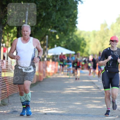 07.09.2025 - 19. Norderstedt Triathlon Michael Strokosch http://msf.ph/oto/8768655 07.09.2025 16:20:47 Laufen 464, 493, 956, 1063, 1087, 1593 meine-sportfotos.de