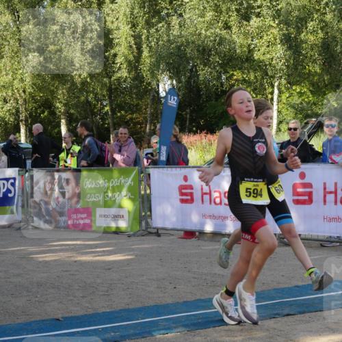 07.09.2025 - 19. Norderstedt Triathlon Zöllner http://msf.ph/oto/8768662 07.09.2025 09:45:57 Ziel 594, 595, 604 meine-sportfotos.de