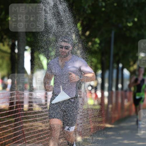 07.09.2025 - 19. Norderstedt Triathlon Michael Strokosch http://msf.ph/oto/8768668 07.09.2025 15:24:31 Laufen 872 meine-sportfotos.de