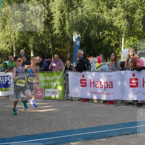 07.09.2025 - 19. Norderstedt Triathlon Zöllner http://msf.ph/oto/8768761 07.09.2025 09:47:15 Ziel 562, 609 meine-sportfotos.de