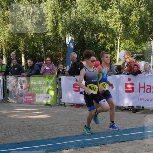 07.09.2025 - 19. Norderstedt Triathlon Zöllner http://msf.ph/oto/8768764 07.09.2025 09:47:15 Ziel 562, 609 meine-sportfotos.de