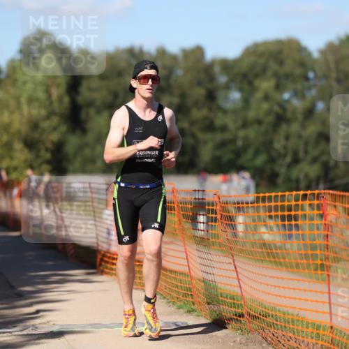07.09.2025 - 19. Norderstedt Triathlon Michael Strokosch http://msf.ph/oto/8768792 07.09.2025 15:25:14 Laufen 995 meine-sportfotos.de