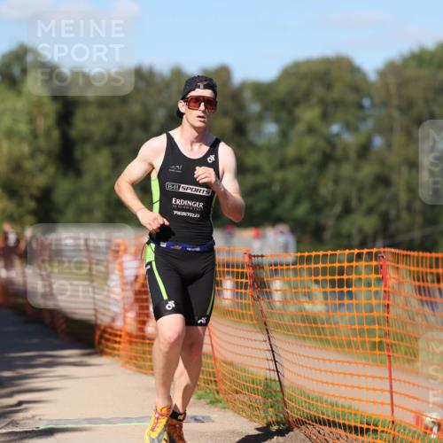 07.09.2025 - 19. Norderstedt Triathlon Michael Strokosch http://msf.ph/oto/8768798 07.09.2025 15:25:14 Laufen 995 meine-sportfotos.de