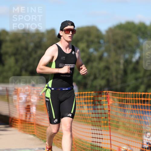 07.09.2025 - 19. Norderstedt Triathlon Michael Strokosch http://msf.ph/oto/8768806 07.09.2025 15:25:15 Laufen 995 meine-sportfotos.de