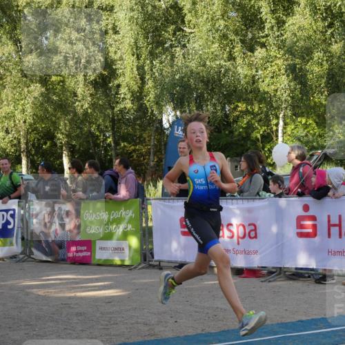07.09.2025 - 19. Norderstedt Triathlon Zöllner http://msf.ph/oto/8768817 07.09.2025 09:48:02 Ziel 587, 591 meine-sportfotos.de