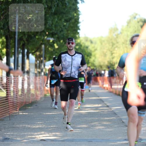 07.09.2025 - 19. Norderstedt Triathlon Michael Strokosch http://msf.ph/oto/8768830 07.09.2025 16:21:28 Laufen 387, 509, 1103, 1435, 1581, 1618 meine-sportfotos.de