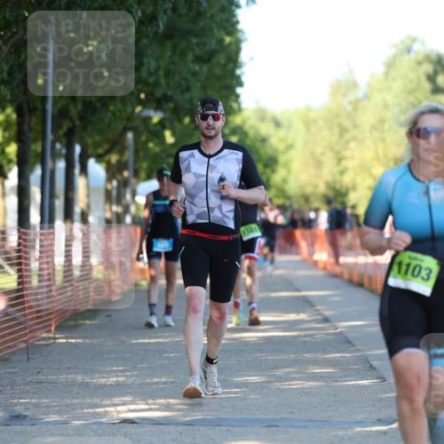 07.09.2025 - 19. Norderstedt Triathlon Michael Strokosch http://msf.ph/oto/8768833 07.09.2025 16:21:28 Laufen 387, 509, 1103, 1435, 1581, 1618 meine-sportfotos.de