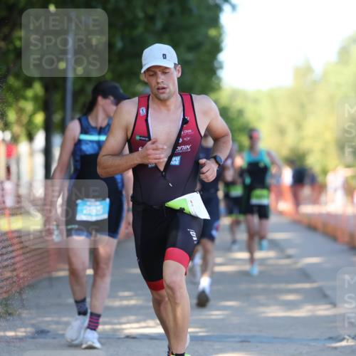 07.09.2025 - 19. Norderstedt Triathlon Michael Strokosch http://msf.ph/oto/8768865 07.09.2025 16:21:38 Laufen 365, 490, 504, 522, 541, 1089, 1411 meine-sportfotos.de