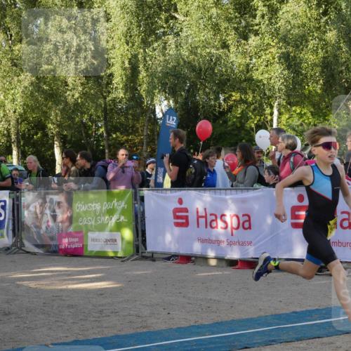 07.09.2025 - 19. Norderstedt Triathlon Zöllner http://msf.ph/oto/8768870 07.09.2025 09:48:25 Ziel 559, 576, 607, 623 meine-sportfotos.de